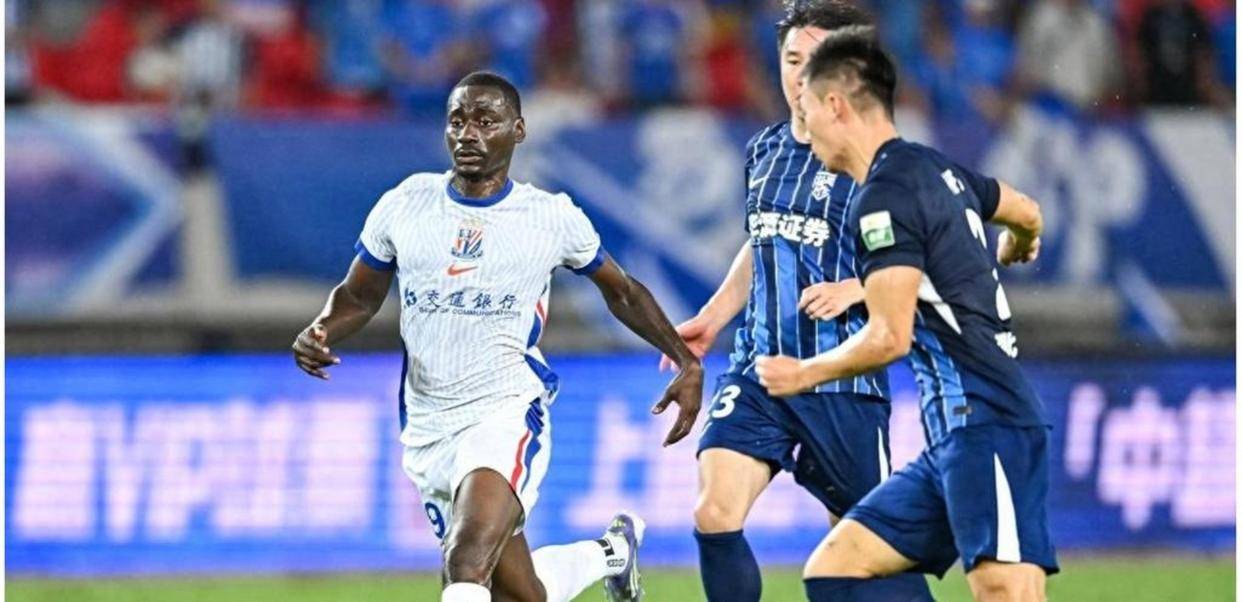 爱游戏-赛前上海申花备战社区盾；战术微调细节曝光；话题不断；球队文化再被提及(10架轰6大编队飞越台海)