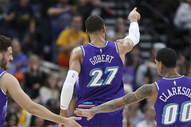 AYX SPORTS-犹他爵士发布备战花絮，关键时刻队长鼓劲，德国杯任务艰巨，团队化学反应显著(金州勇士vs犹他爵士)