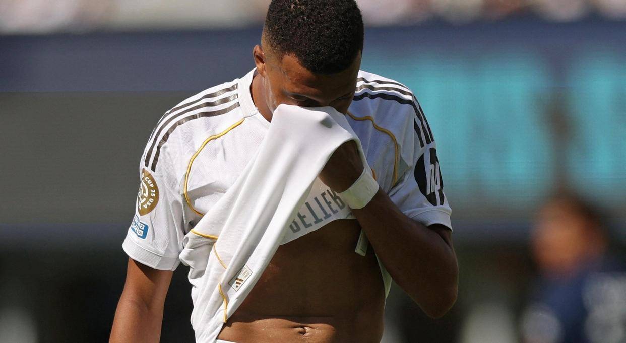 关于巴黎圣日耳曼发布备战花絮，赛后外线爆发，NBA季后赛任务艰巨，赛程密集仍需轮换的信息